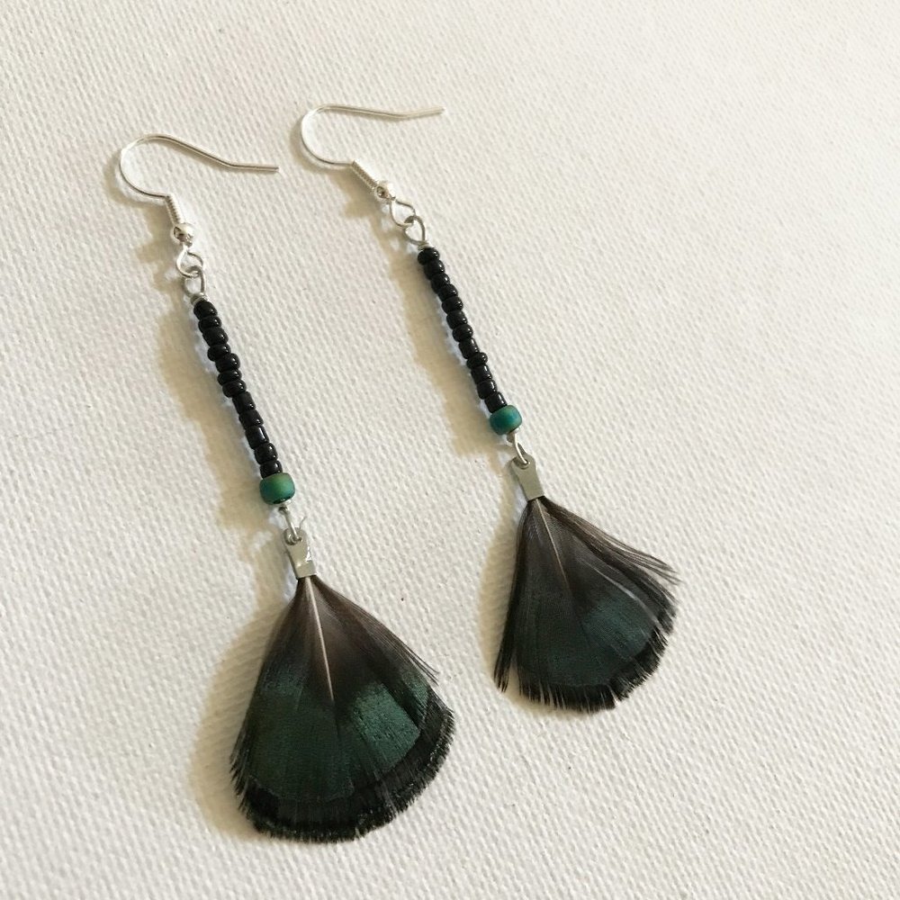 BEAUTIFUL!!! Black & Iridescent Green Feather Dangle Earrings! Boho Nature Birds